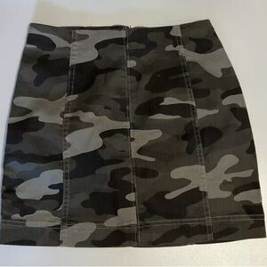 Mini camo pattern skirt